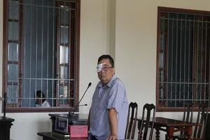 Không cho cựu sếp thi hành án tham ô hưởng án treo