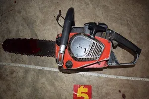 Người chồng nghi dùng cưa máy tự tử