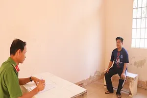 Khởi tố cựu trình dược viên cướp tài sản của học sinh