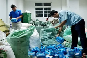 An Giang bắt 2 vụ xuất lậu khẩu trang qua Campuchia