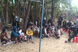 Bộ Công an phá sới bạc lớn ở An Giang trong đêm