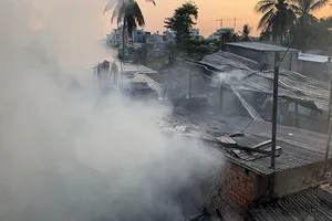 An Giang: Hỏa hoạn thiêu 8 căn nhà trong hẻm 