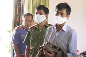 Bắt giám đốc làm giả văn bản đi lừa đảo tiền tỉ