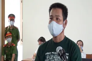 Cắn tay công an xã, bị phạt 9 tháng tù