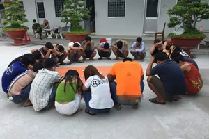 Công an phá tụ điểm lắc tài xỉu ở huyện Chợ Mới