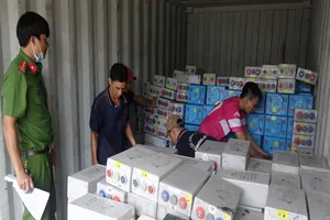 An Giang: Bắt 2 xe vận chuyển 28 tấn chất thải nguy hại