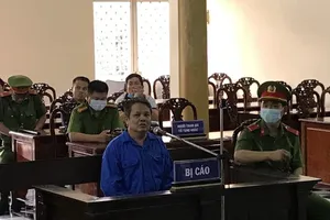 Phạt tù kẻ tống tiền giám đốc bằng clip nóng