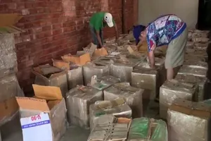 Phát hiện 2 cơ sở bán thuốc bảo vệ thực vật không rõ nguồn gốc