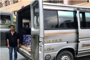 Khởi tố phụ xe cất giấu thuốc lá trong bánh xe phụ