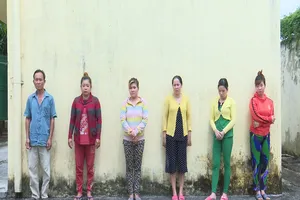 Cùng con dâu bắt ghen, cha mẹ chồng bị tạm giữ