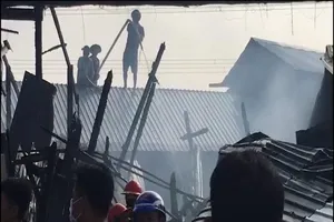 Cháy quán cà phê trên quốc lộ 91