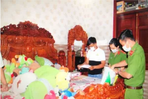 Vụ vận chuyển 51 kg vàng: Đồng loạt khám xét nhiều nơi