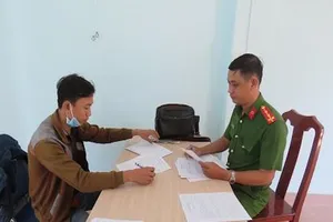 Đi nhậu cùng bạn trai quen qua mạng, bé gái 13 bị xâm hại