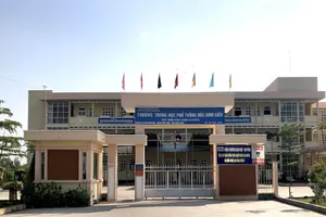 Công an vào cuộc vụ côn đồ vào trường bắt, đánh học sinh 