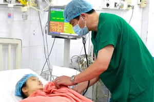 Chèn bóng lòng tử cung cứu sản phụ sinh bị nhau cài răng lược