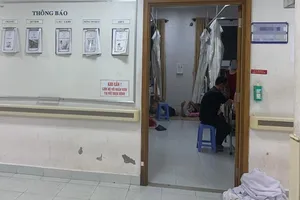 Cần Thơ: Người đàn ông tự đâm vào ngực tại trụ sở công an