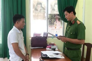 Dùng giấy đăng ký xe photo để cầm xe ô tô 