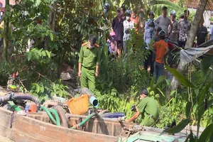 Vĩnh Long: Phát hiện thi thể 1 thanh niên trên ghe cát