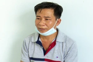 Bị can truy nã đang đi đánh bạc thì bị bắt