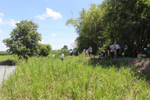 1 người đàn ông chết cạnh nhà máy rác với nhiều vết đâm