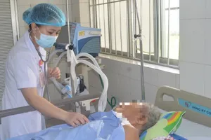 Cần Thơ: Liên tiếp cấp cứu người bị uốn ván do cây đâm, gà đá