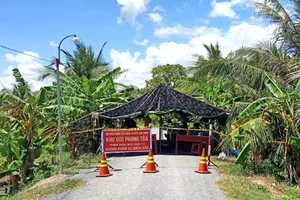 Tạm đình chỉ công tác nhiều cán bộ y tế Trà Vinh vì lơ là chống dịch