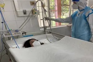 Cần Thơ: Cấp tốc mổ cấp cứu bắt con cho sản phụ nhiễm COVID-19