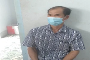 Con bị phạt, cha lên Facebook xúc phạm công an