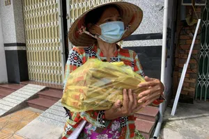 Trà Vinh đã trao hỗ trợ cho 23.380 người bị ảnh hưởng dịch COVID-19