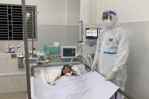 ICU Cần Thơ cứu sống thai phụ nhiễm COVID-19 nặng, hôn mê sâu
