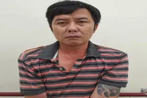 Bắt giam kẻ say, quậy phá rồi đâm cảnh sát