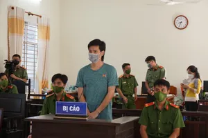 Vượt khu phong tỏa thăm người yêu không xong bèn chém công an