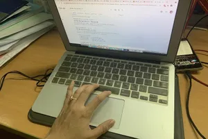 Đồng Tháp: Kỷ luật thầy giáo để lộ clip nhạy cảm khi dạy trực tuyến