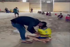 Triệt phá ổ bạc 'quý bà” trong kho lúa bỏ hoang, thu giữ hơn 100 triệu 