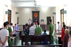 Tuyên án vụ chặn đường học sinh cướp tiền ở Vĩnh Long