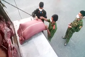 2 xe tải chở 42 tấn cà phê không rõ nguồn gốc