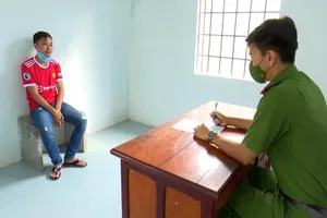 Tạm giữ 3 người đánh trưởng công an xã để giải vây cho bạn cờ bạc