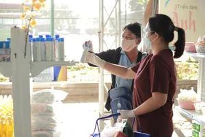 Hơn 1.000 hộ nghèo Sóc Trăng thỏa sức mua sắm ở Siêu thị mini Tết 0 đồng