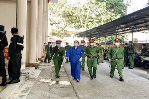 Bà trùm buôn lậu Mười Tường kêu oan tại tòa