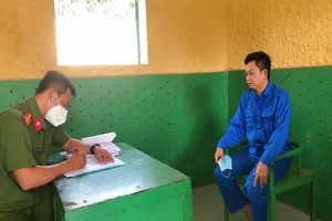 Đầu tư thua lỗ, nhân viên ngân hàng lừa đảo gần 50 tỉ đồng