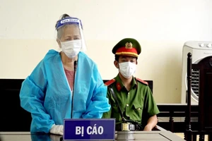 Bị cáo Lê Thị Kim Phi tại toà