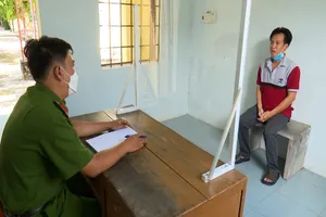 Né đèn pha xe tải, người đàn ông tông chết người