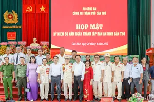 200 đại biểu đự họp mặt kỷ niệm 60 năm Ban An ninh Cần Thơ 