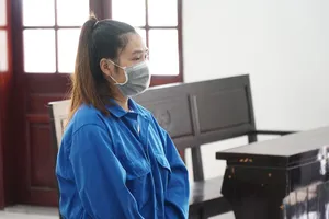 Tưới xăng đốt người yêu vì nói chuyện với phụ nữ khác