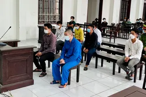 Mẹ thuê người bắt cóc con gái lãnh 3 năm tù