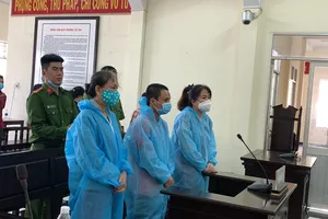  Vụ vợ Thượng tá biên phòng buôn lậu: Toà trả hồ sơ điều tra bổ sung