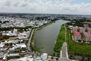 Toàn cảnh Hồ Bún Xáng nhìn từ trên cao