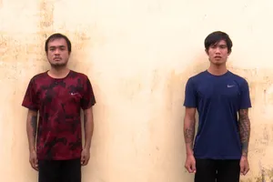 Mật phục bắt 2 kẻ chuyên cướp tài sản của học sinh ở An Giang