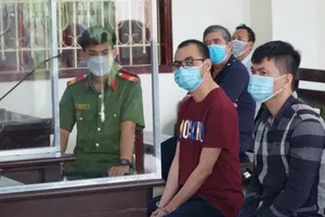 Hoãn phiên tòa xử 2 bị cáo hiếp dâm, giết hại cô gái câm điếc bẩm sinh