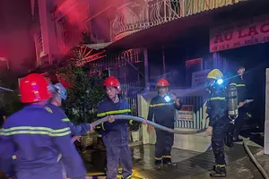 Cháy bình gas quán ăn, nhiều phụ nữ thoát chết